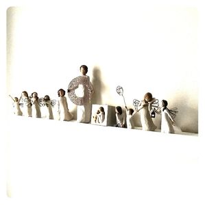 10 Susan Lordi Angels statuettes/1 trinket box